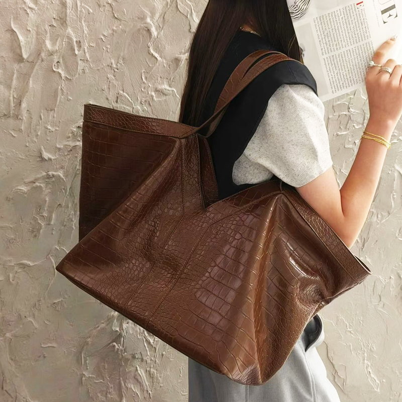 กระเป๋าโท้ทลายจระเข้ขนาดใหญ่สำ - Luxury Bags Tote บทวิจารณ์และราคา